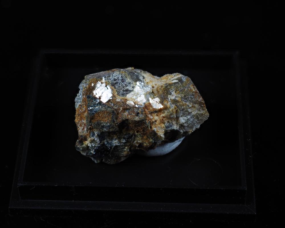 Fluornatromicrolite
